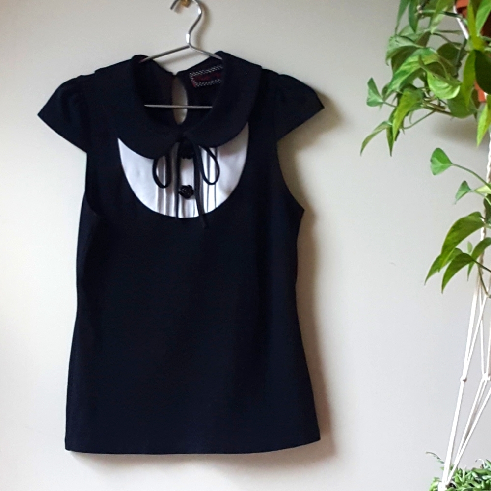 Cap sleeve knit top with collar spooky!
